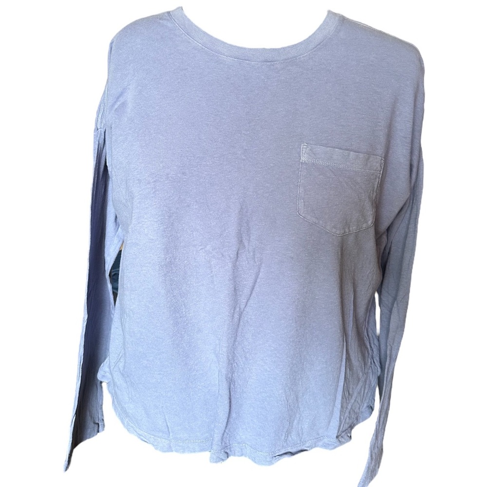 **3 for $13** EUC Gap long sleeve pocket tee